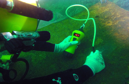 Diver employing solely the UTT digital readout