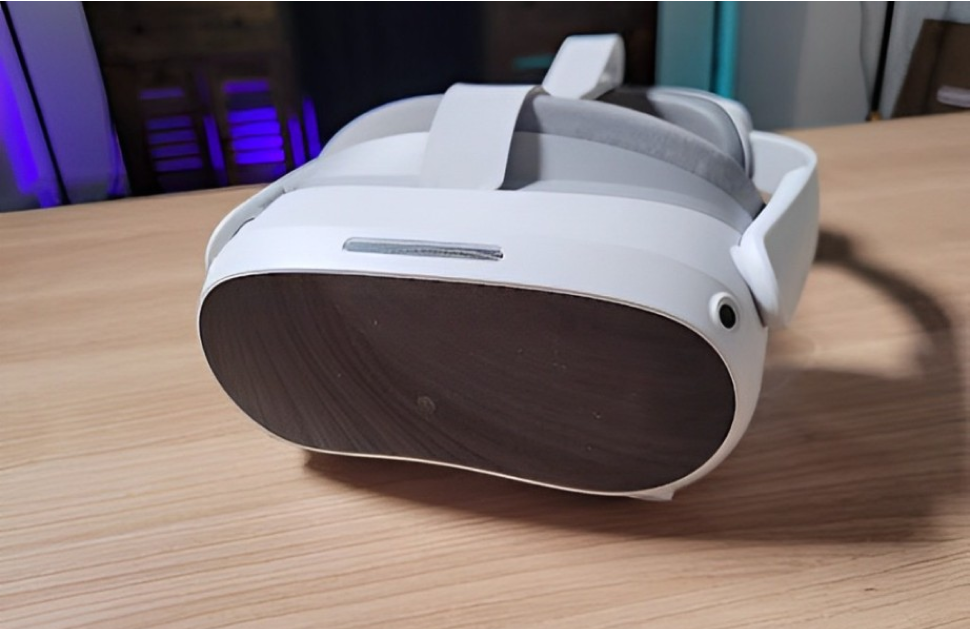 A Virtual Reality Headset